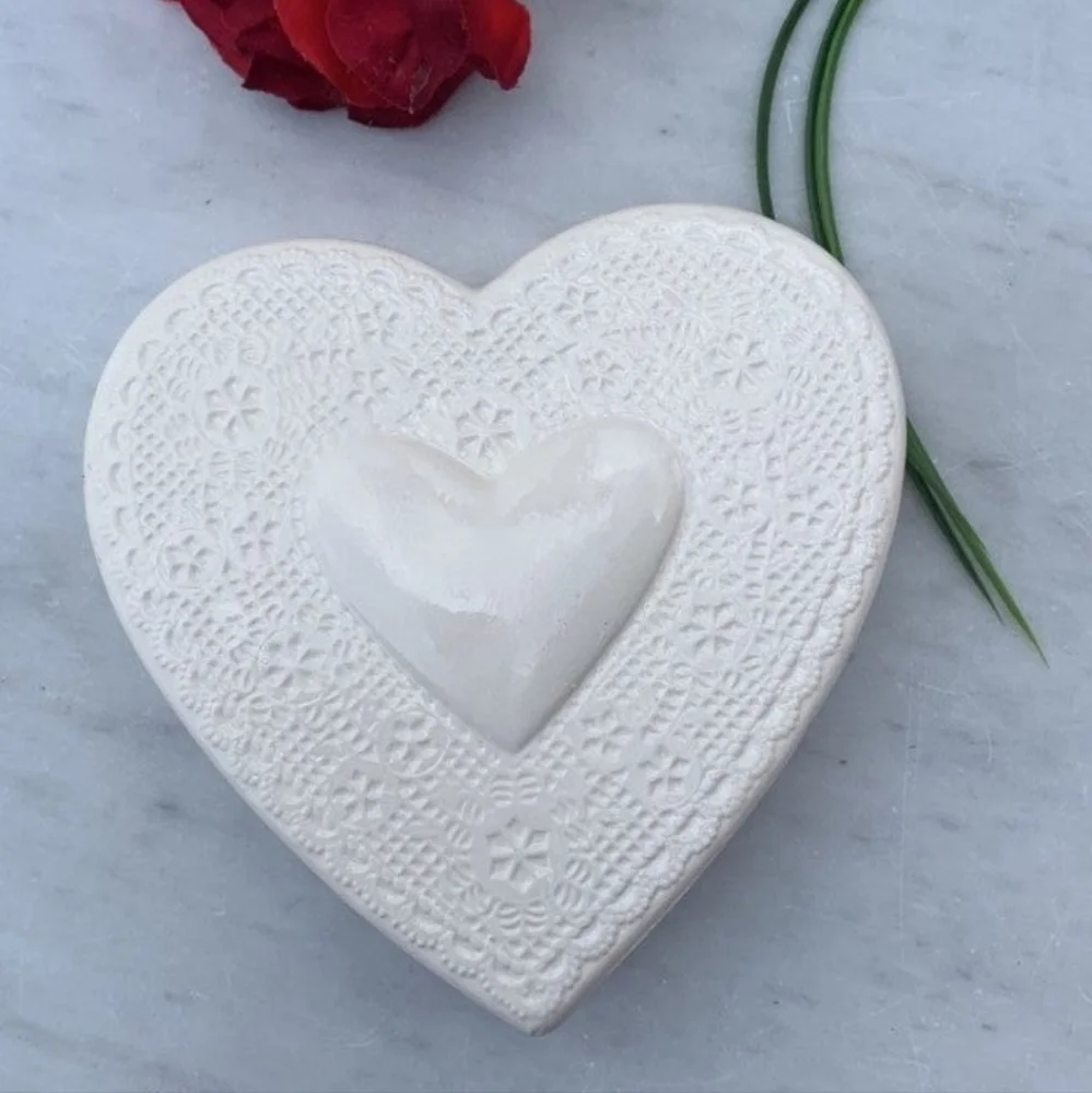 Vintage Ceramic Heart-Shaped Jewelry Box